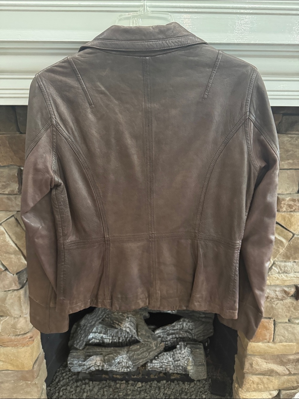 Women’s Brown Leather Zip Jacket - Classic Casual Coat - Picture 3 of 3